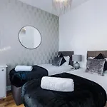 3 Bedroom House Manchester Hosted By Mcr Dens